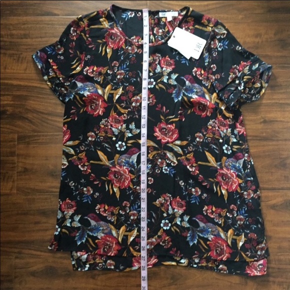 DR2 Black Floral Blouse Size Medium - Picture 6 of 7